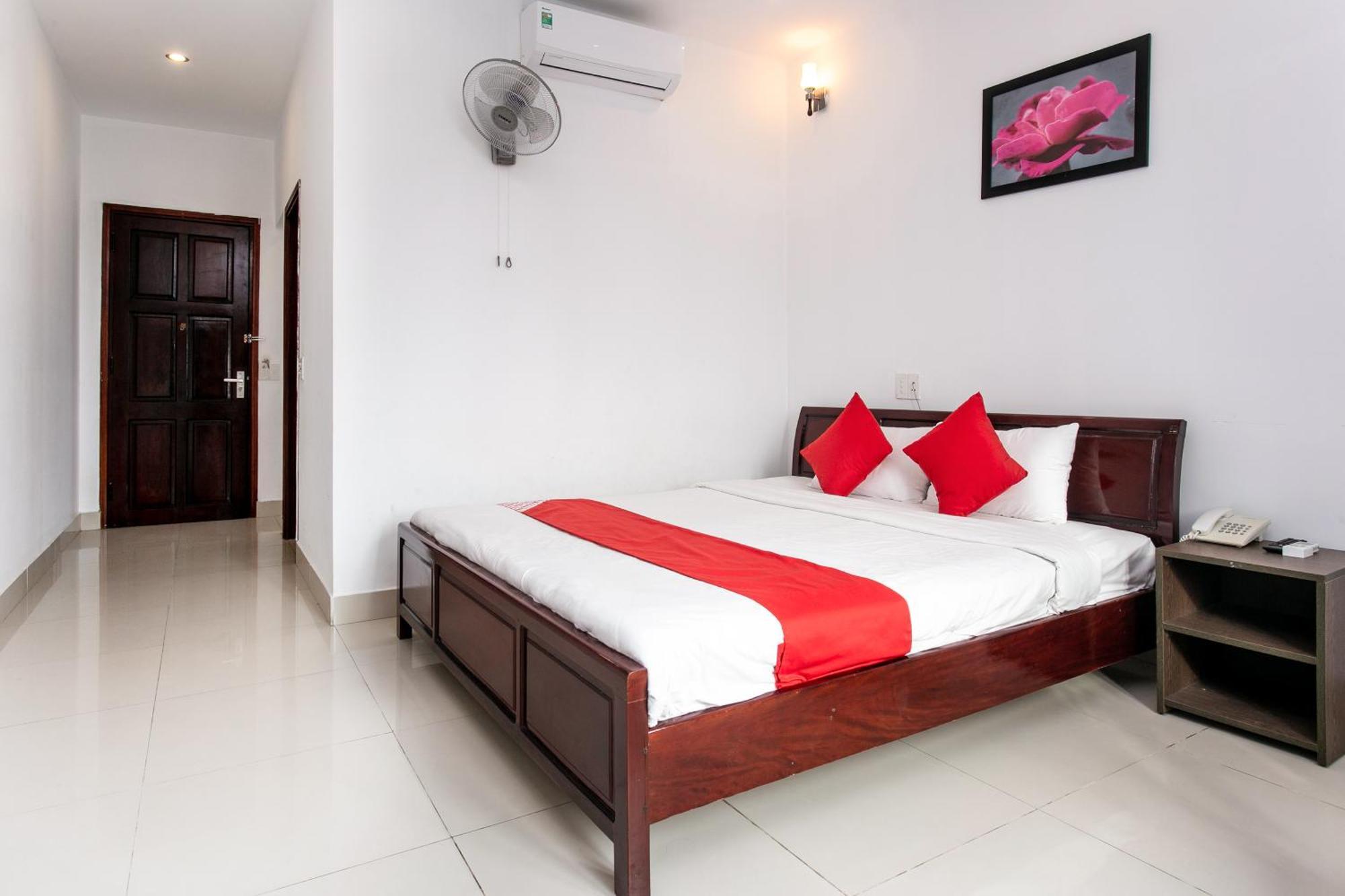 Oyo 557 Phi Yen Hotel Дананг Экстерьер фото
