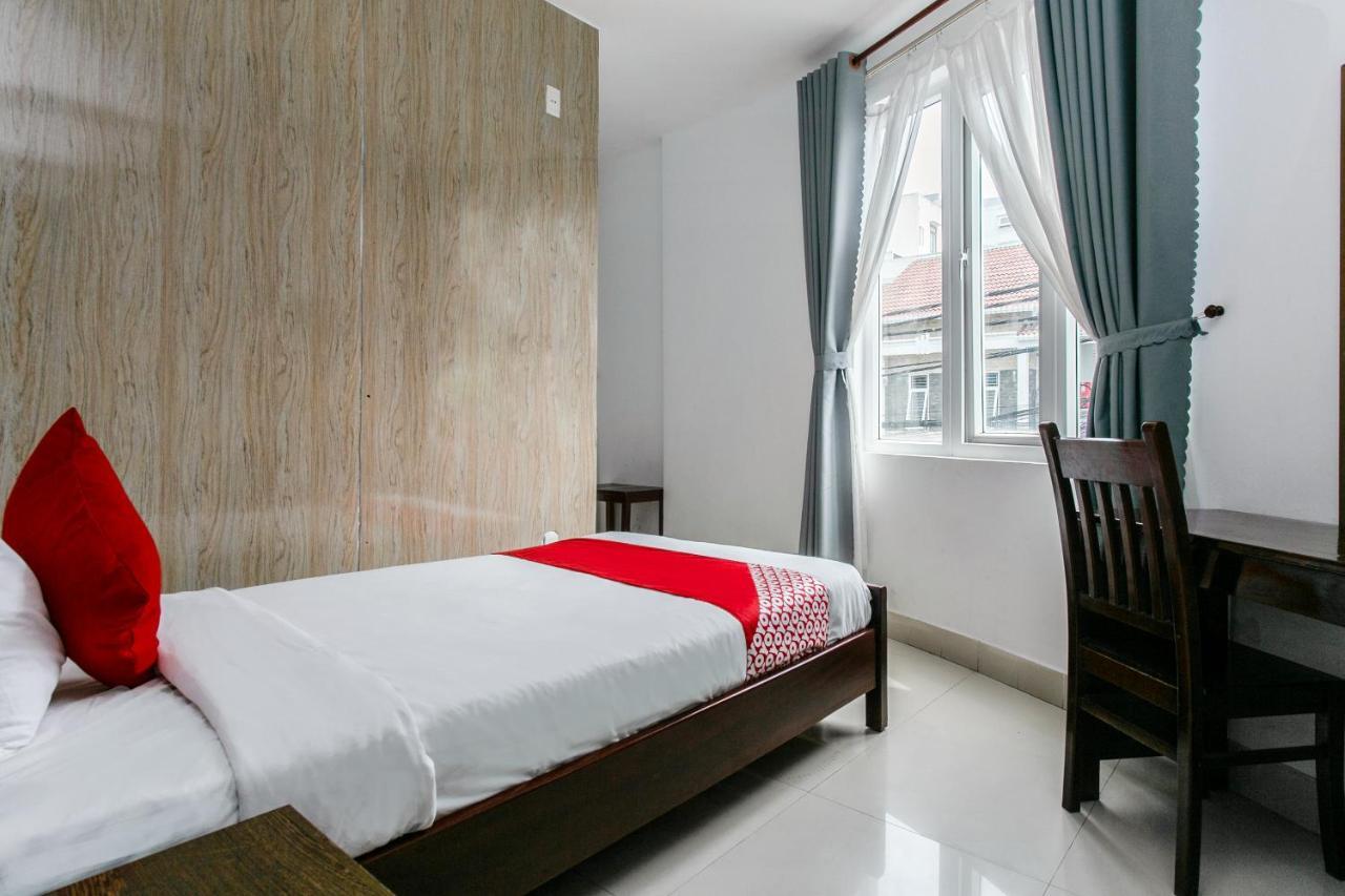 Oyo 557 Phi Yen Hotel Дананг Экстерьер фото